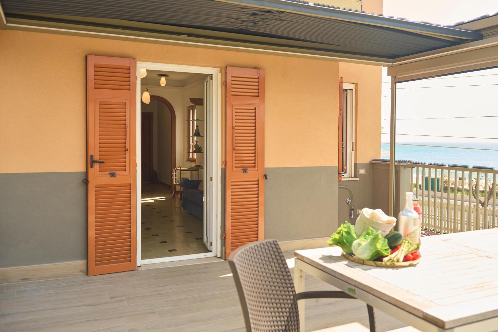 Terrazza Sul Mare A Pietra Ligure Apartment ภายนอก รูปภาพ