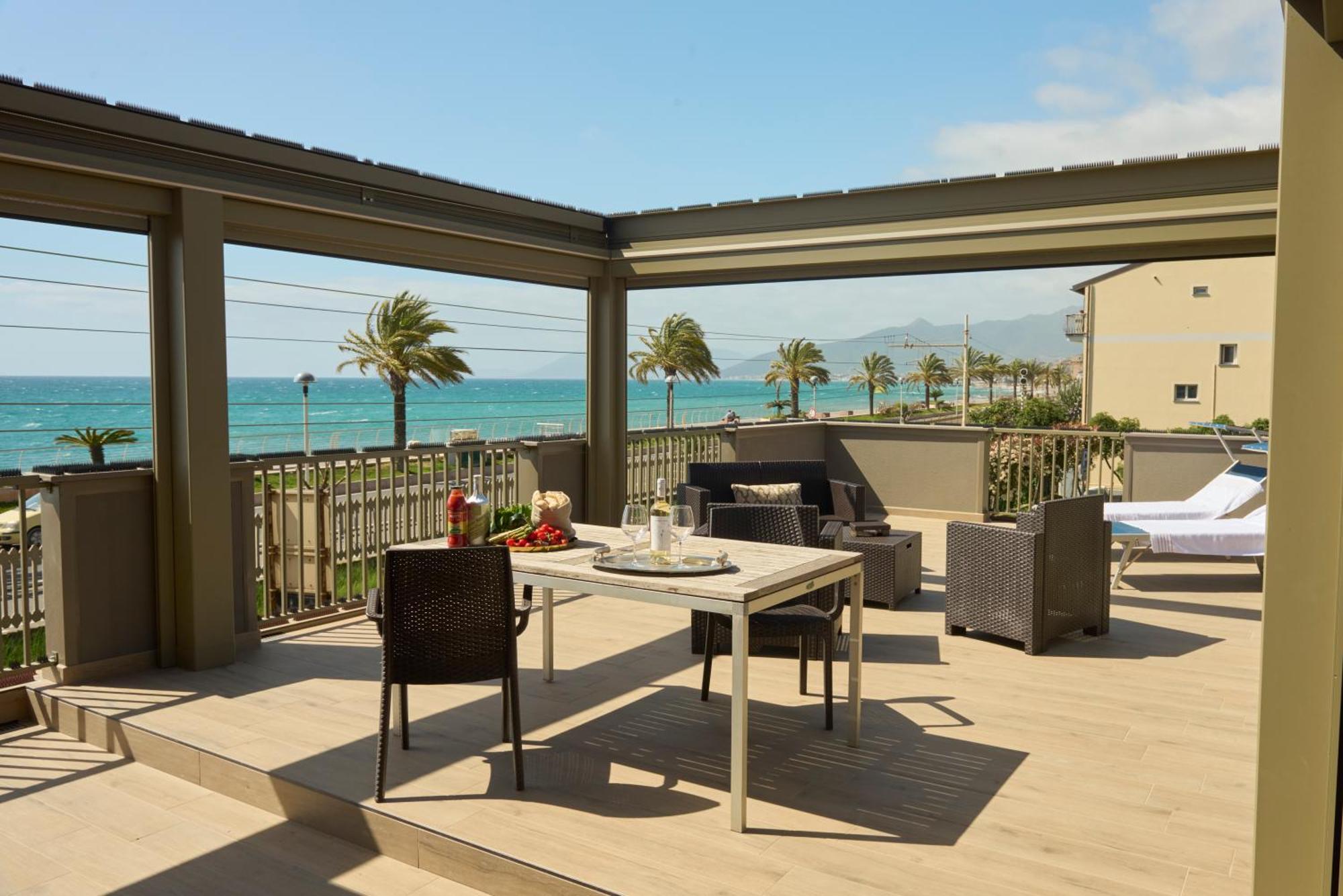 Terrazza Sul Mare A Pietra Ligure Apartment ภายนอก รูปภาพ